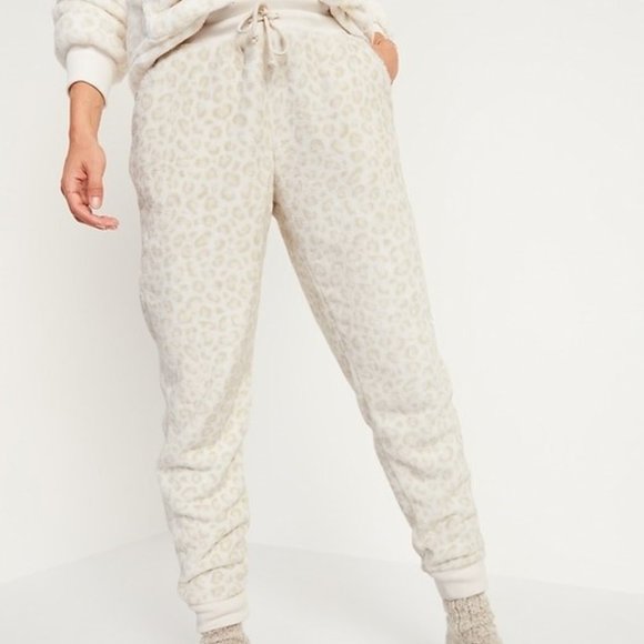 OLD NAVY Mid-Rise Cozy Faux-Fur Jogger SNOW LEOPARD Sweatpants SIZE XXL NWT - Picture 1 of 9